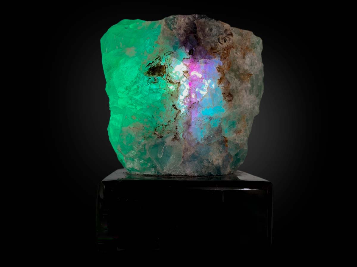Fluorite Irregular Lamp Rustic Edge W/ Black Base
