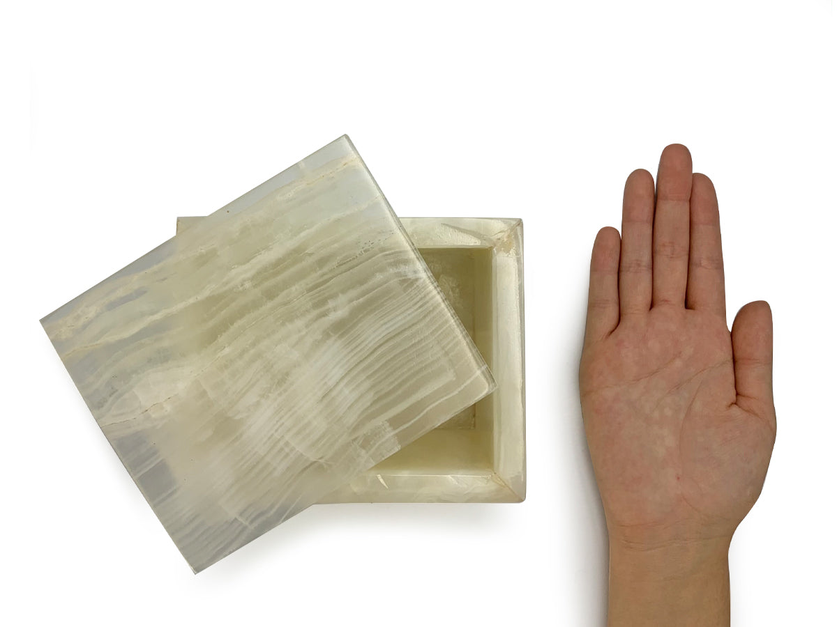 White onyx jewelry box 12 cm tall