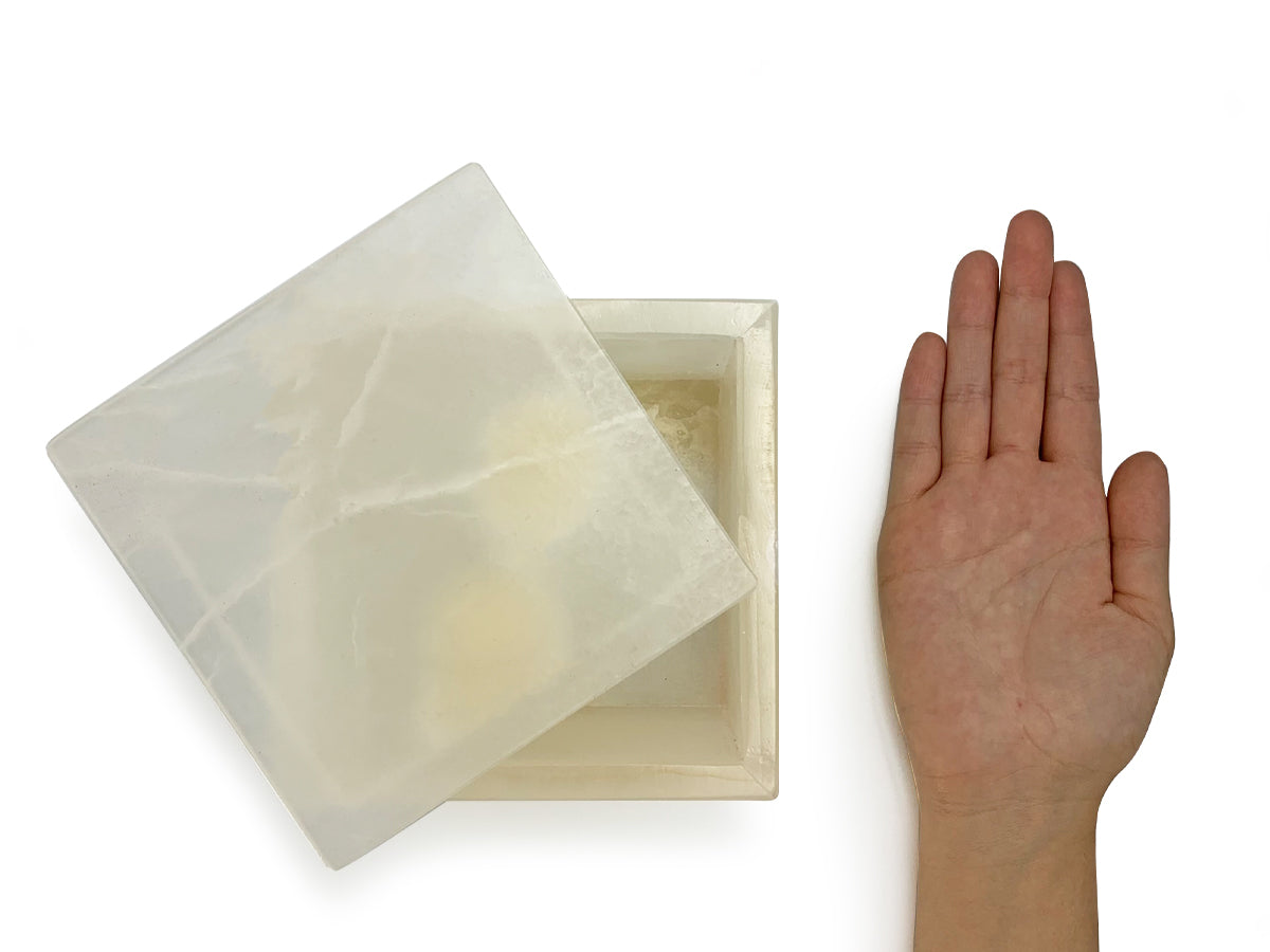 White onyx prism jewelry box 10 cm tall