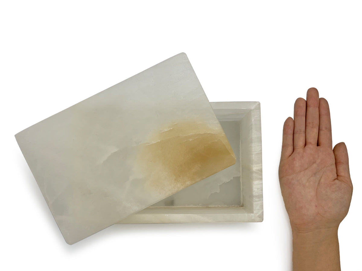 White onyx prism jewelry box 8 cm tall